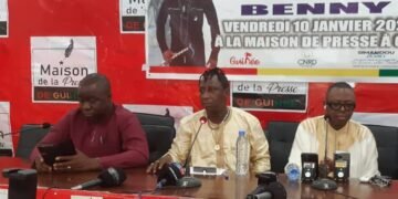 doudou Benny chanteur soutient que le processus de paix dans un pays passe par le respect du Chef de l’État.