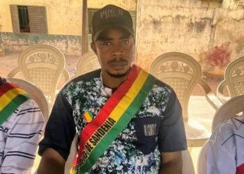 Immersion gouvernementale :Faranah ,Doura camara président de la délégation spéciale de Sandenia soutien les idéaux du Président de la République .