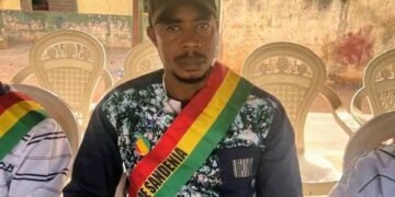 Immersion gouvernementale :Faranah ,Doura camara président de la délégation spéciale de Sandenia soutien les idéaux du Président de la République .