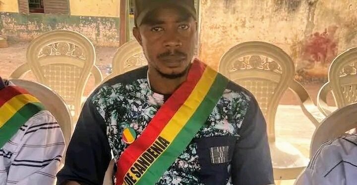 Immersion gouvernementale :Faranah ,Doura camara président de la délégation spéciale de Sandenia soutien les idéaux du Président de la République .