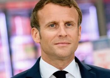 Emmanuel Macron se dit prêt à « ouvrir la discussion » sur la dissuasion nucléaire européenne.