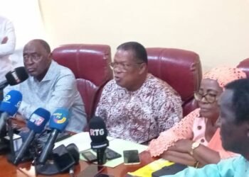 Confédération Nationale des Travailleurs de Guinée (CNTG) a annoncé l’exclusion de Salifou Camara de toutes ses instances.
