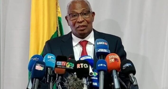 Actualités socio politiques et économiques ,le Premier Ministre ,Amadou Oury bah face aux médias