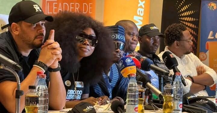 En prélude au Concert de DJENEBA DJABA ,l&rsquo;artiste ivoirien Debordo leekunfa et TiTi PROD  Face aux médias .