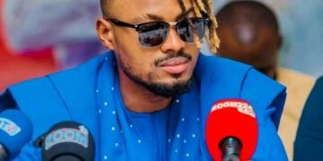 Cams mélodie lève le voile sur son tout premier Album baptisé Maximum LOVE .