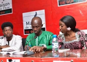 Le jeune Moh Sylla ,migrant retournée du Maghreb Face aux médias .