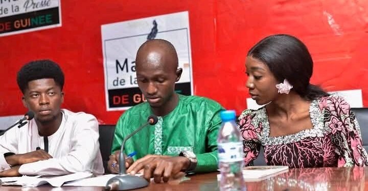 Le jeune Moh Sylla ,migrant retournée du Maghreb Face aux médias .