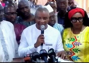 une nouvelle alliance de 53 partis politiques invite le Gl Doumbouya à se porter candidat à la présidentielle.