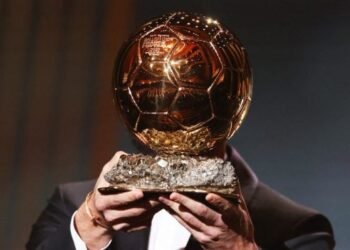 Alors que le Ballon d’Or 2025 semble se jouer entre Ousmane Dembélé et Lamine Yamal, un nouveau candidat émerge.