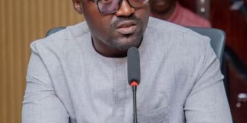 *UN BONNET ROUGE SUR LES VIELLES ÉTIQUETTES*  Par M. Yatigna MANSARÉ, Président du Forum National des Jeunes des Partis Politiques*