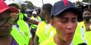 Les Gazelles du CNRD et plusieurs femmes rendent le marché de Matoto propre…