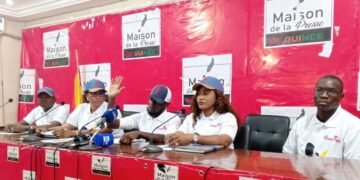 La Tribune du CNRD en Guinée encourage les citoyens à voter OUI pour la nouvelle Constitution.