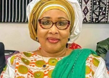 Fidèle à ses racines, engagée pour la cause sociale, Hadja Hawa Bah est une source d’inspiration.