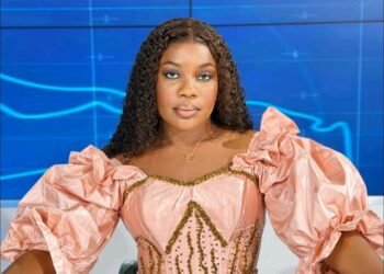 Premier dîner gala du Réseau des Femmes de Guinée pour un Développement Intégré : la modération brillamment assurée par Kadiatou Kaba