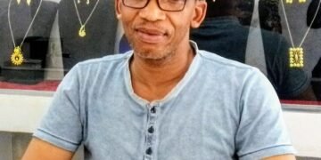  Doumbouya Ibrahim : Artisan bijoutier, héritier d’un art ancestral et entrepreneur engagé.