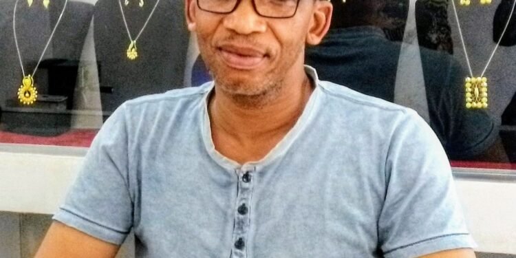  Doumbouya Ibrahim : Artisan bijoutier, héritier d’un art ancestral et entrepreneur engagé.