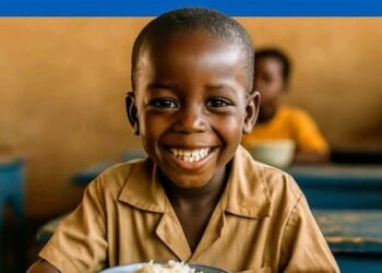 Urgence Humanité Guinée lance une initiative de repas scolaires pour soutenir l’apprentissage.