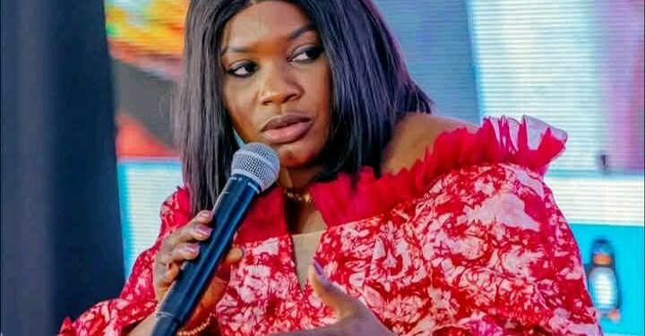 Salon du livre féminin de Dakar : Kadiatou Kaba évoque la force de l’intime féminin.