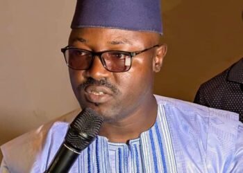 Le Président sortant de la FONAJEP exprime sa gratitude envers tous les partenaires et appelle à l&rsquo;unité.