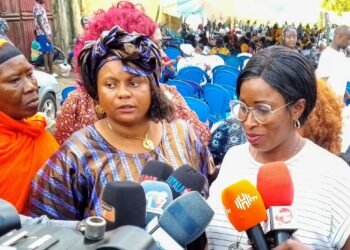 Grande mobilisation à Matoto : Mme Condé Kandass salue l’accueil triomphal de Papa Fofana par l’AFP.