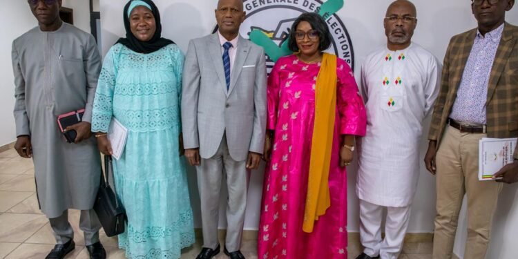 En prélude à l’organisation du scrutin présidentiel du 28 décembre 2025, la DGE a reçu une délégation des instances de régulation des médias du Mali, du Tchad et du Gabon .