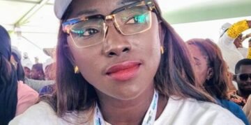 Rokia Kaba réaffirme son soutien au candidat Mamadi Doumbouya lors de l’inauguration du siège national de la GMD.