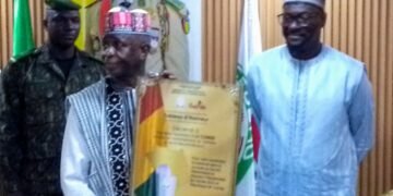 Les cadres du MATD présentent leurs vœux de Nouvel An au ministre Ibrahima Kalil Condé.