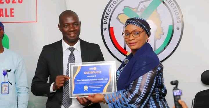 Guinée : Mme Camara Djenabou Touré honorée Par  le Prix Miroir Guinee pour l&rsquo;excellence  distinctions pour son leadership à la tête des élections.