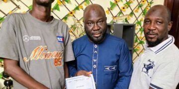 Le comité d’organisation reçu par Alpha Seny Soumah , lauréat du Prix Horizon d’Or