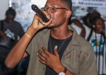 Rap guinéen : Cheicki Frais s’impose comme une révélation de la nouvelle génération.