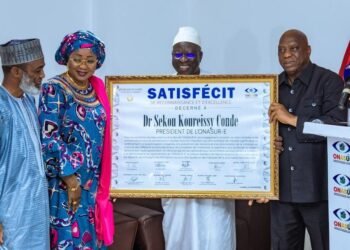 ONASUR-E : Dr Sékou Koureissy Condé honoré pour son engagement au service de la nation.