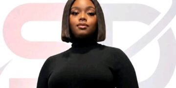 MUSIQUE : Saran Cissoko, la Guinéenne sur le toit du monde, la voix d’une industrie musicale plus juste.