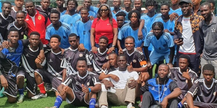 Football : Madame Kadjatou Doumbouya lance la détection de l’équipe FC Silatigui face à l’AS Dixinn et réaffirme son engagement pour la jeunesse sportive