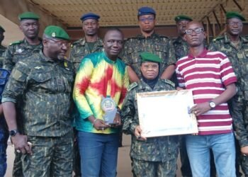 Horizon d’Or Institutionnel : la Générale Fatoumata Yarie Sylla distinguée pour son engagement à la tête de la Direction des pensions militaires et des anciens combattants.