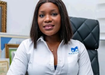Hommage aux femmes entrepreneures : Kadiatou Kaba, une voix de la RTG au service du livre et de la lecture.
