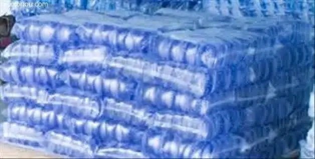 Guinée : l’interdiction des sachets plastiques place plus de 50 salariés de l’usine Coyah en chômage technique.